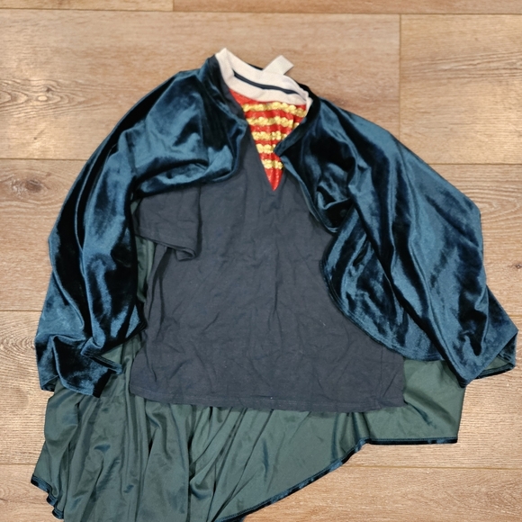 Placard Originals Nutcracker Shirt and Cape - Picture 8 of 8